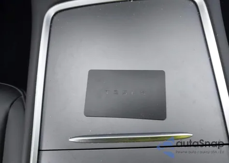 2024 Tesla Model Y Performance Dual Motor All-Wheel Drive z USA, uszkodzony, nr VIN 7SAYGDEF5RA330539